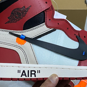 Off-White x Air Jordan 1 Chicago - Image 3