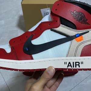 Off-White x Air Jordan 1 Chicago - Image 9