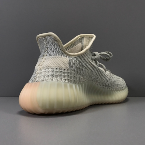 Yeezy Boost 350 V2 ‘Lundmark Reflective’ - Image 3