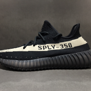 Yeezy Boost 350 V2 ‘Oreo’ - Image 1