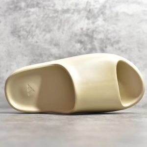 Yeezy Slides ‘Bone’ - Image 6