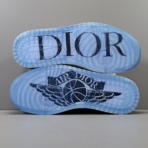 DIOR × AIR JORDAN 1 HIGH OG - Image 7