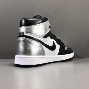 Air Jordan 1 High OG Reto“Silver Toe” - Image 4