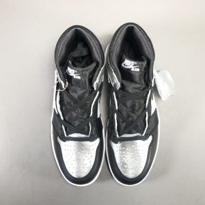 Air Jordan 1 High OG Reto“Silver Toe” - Image 3