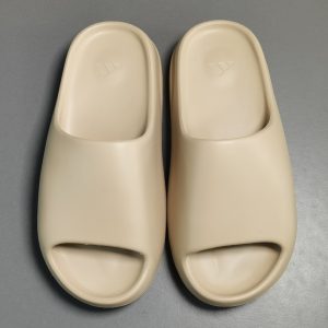 Yeezy Slides ‘Pure’ - Image 2