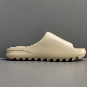 Yeezy Slides ‘Pure’ - Image 3