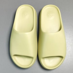 Adidas  originals  Yeezy Slide  “Resin“ - Image 2