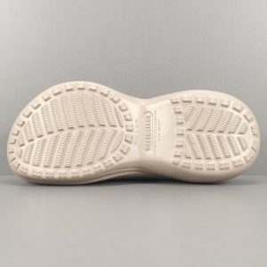 Balenciaga Pool Crocs Versatile Fashion Slippers - Image 7