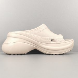 Balenciaga Pool Crocs Versatile Fashion Slippers - Image 5