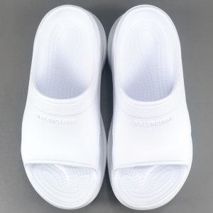 Balenciaga Pool Crocs Versatile Fashion Slippers - Image 3