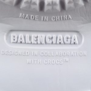 Balenciaga Pool Crocs Versatile Fashion Slippers - Image 14