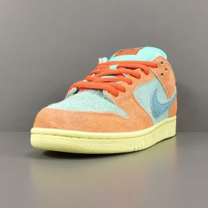 Nike DUNK SB Low  “Orang and Emerald Rise “ - Image 2