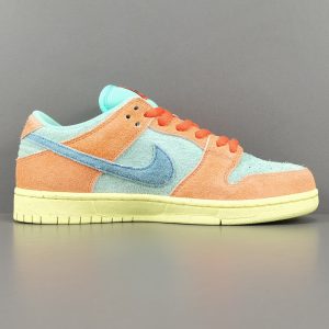 Nike DUNK SB Low  “Orang and Emerald Rise “ - Image 5