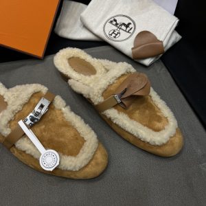 Casual Style Unisex Fur Blended Fabrics Street Style Plain - Image 4