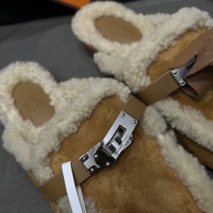 Casual Style Unisex Fur Blended Fabrics Street Style Plain - Image 2