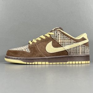 Nike DUNK SB Low  Tweed - Image 1