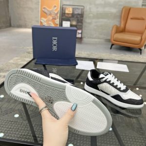 casual sneakers - Image 9
