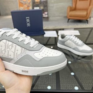 casual sneakers - Image 6