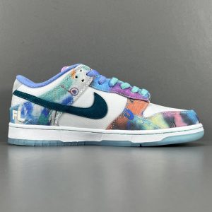 Futura Laboratories x NK Dunk SB - Image 5